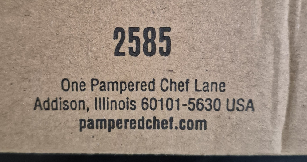 Pampered Chef Push Function Food Chopper White #2585 - New