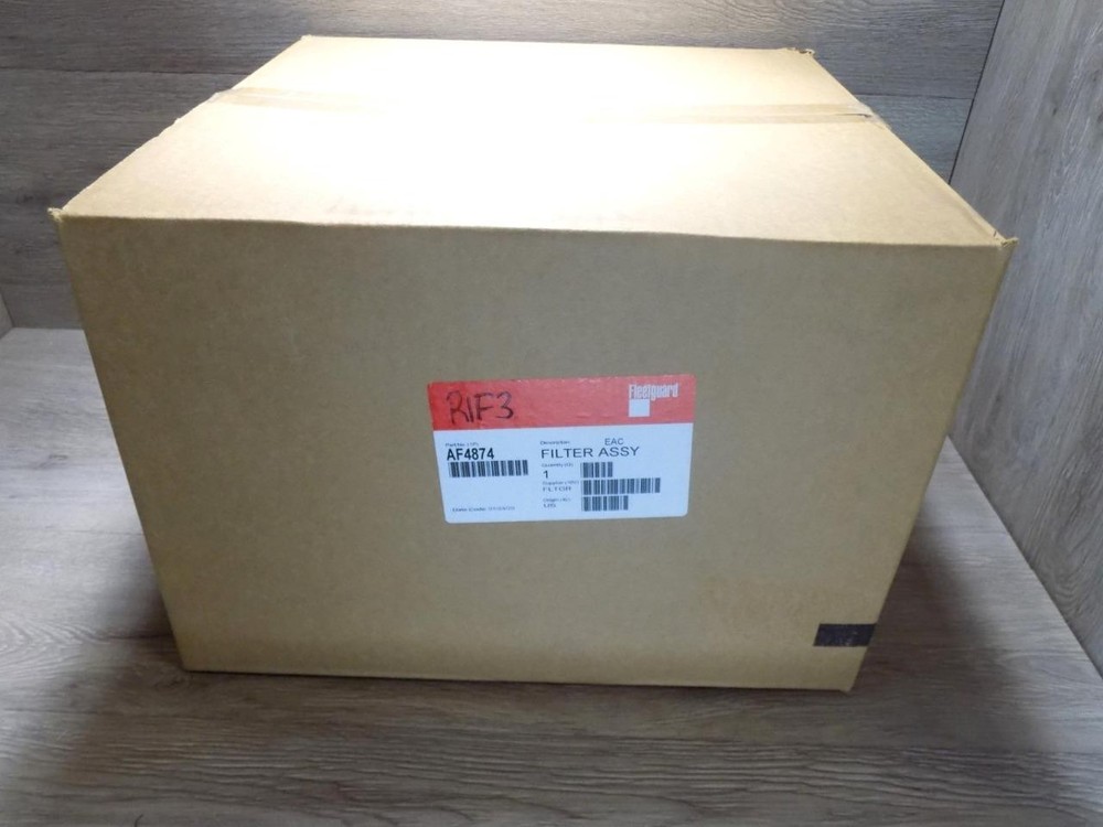 Fleetguard AF4874 Air Filter