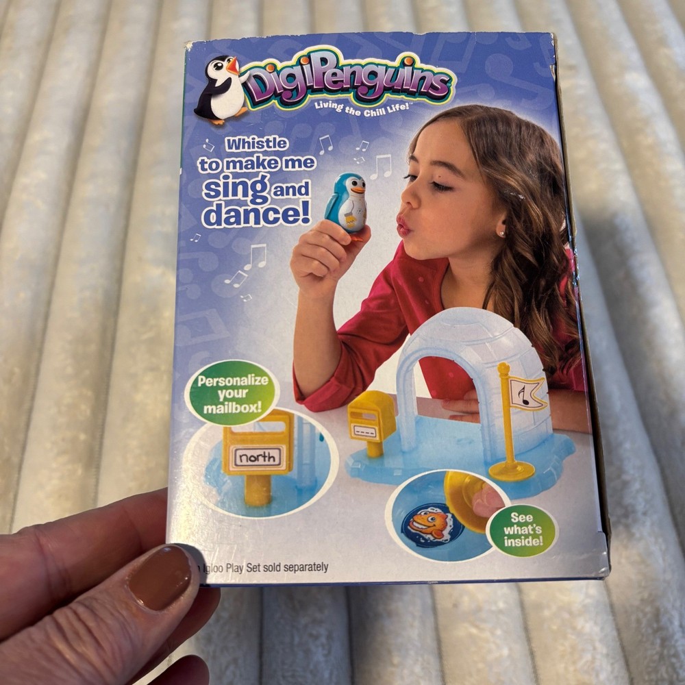 DigiPenguins North Igloo Playset Spin Master New In Box Interactive Toy
