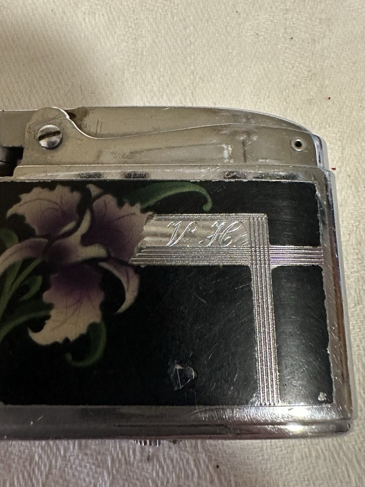 Vintage Ronson Adonis Lighter Flowers Sparks