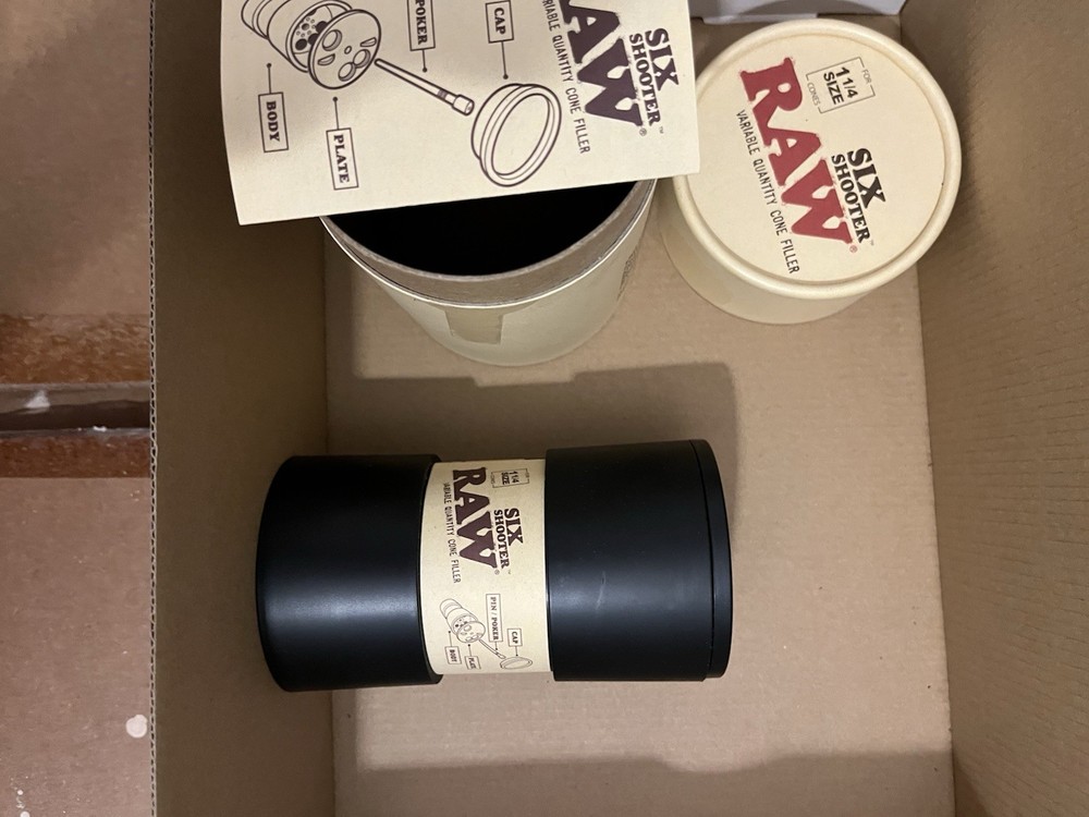 RAW Six Shooter 1 1/4 Size Variable Multiple Quantity Cone Filler Tobacco Roller