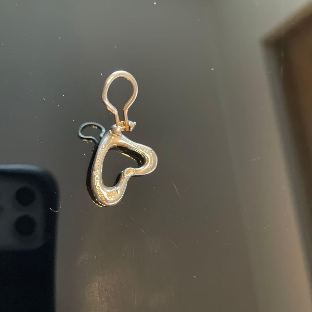 TIFFANY earring, single earring, heart design.