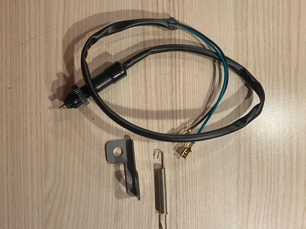 IFA, Set 3 Partial Conversion Set Brake Light Switch,Train Spring, Holder Simson