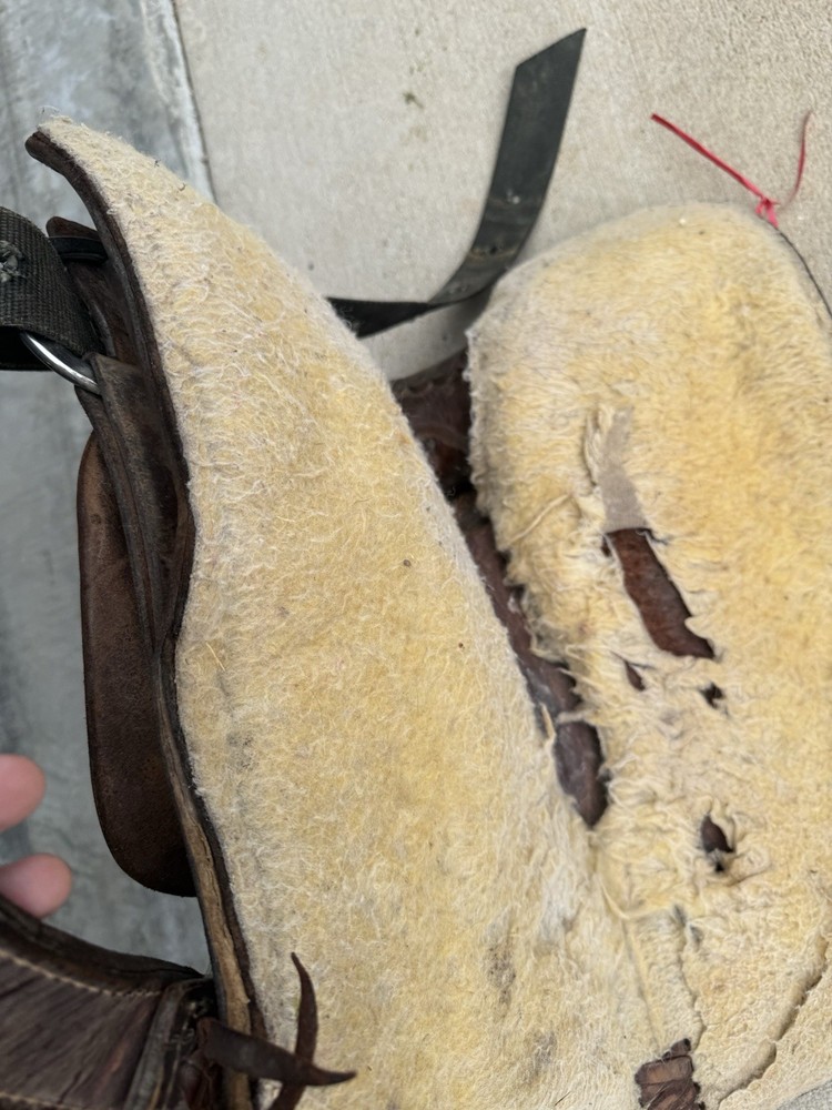 BILLY COOK SADDLE VINTAGE HORSE LEATHER - Unknown size (read Description)