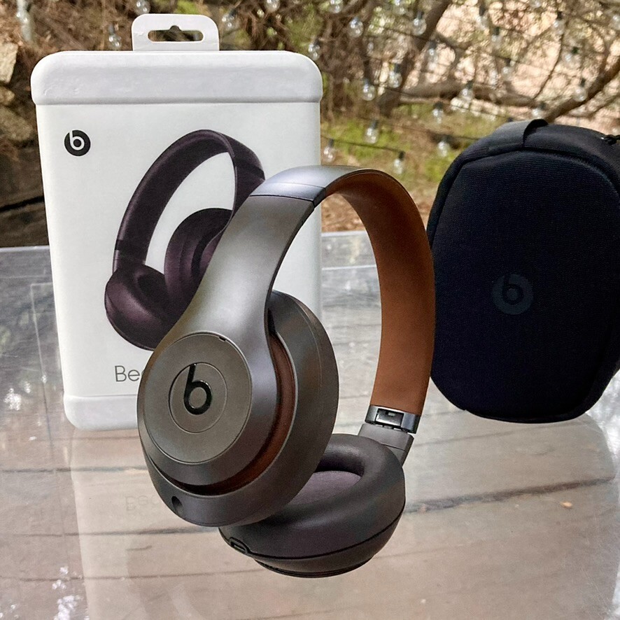 Beats Studio Pro Wireless Bluetooth On Ear Headphones - Deep Brown - New Sealed