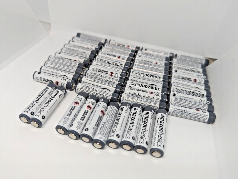 Amazon Basics Alkaline Batteries  36 / 100 Pack  AAA Industrial  New