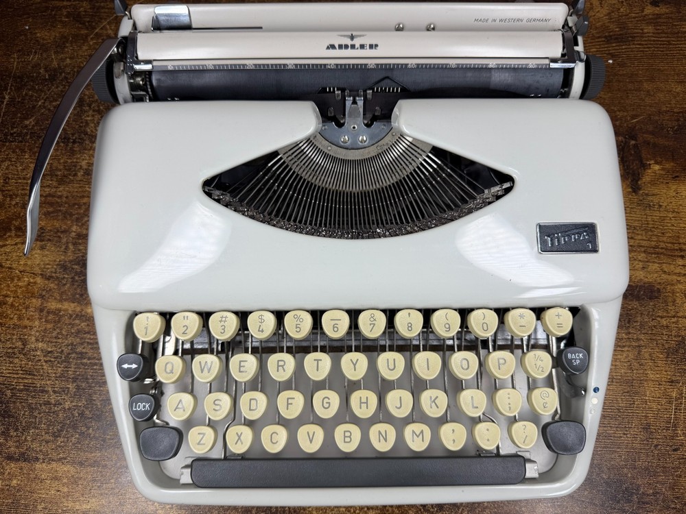Excellent! Serviced Cursive/Script 1966 Adler Tippa 1 Ultra-Portable Typewriter
