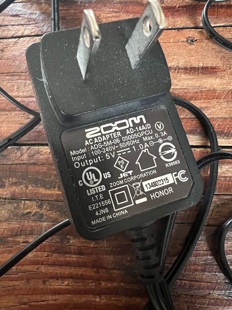 ZOOM 5V Power Supply Model ADS-5M-06