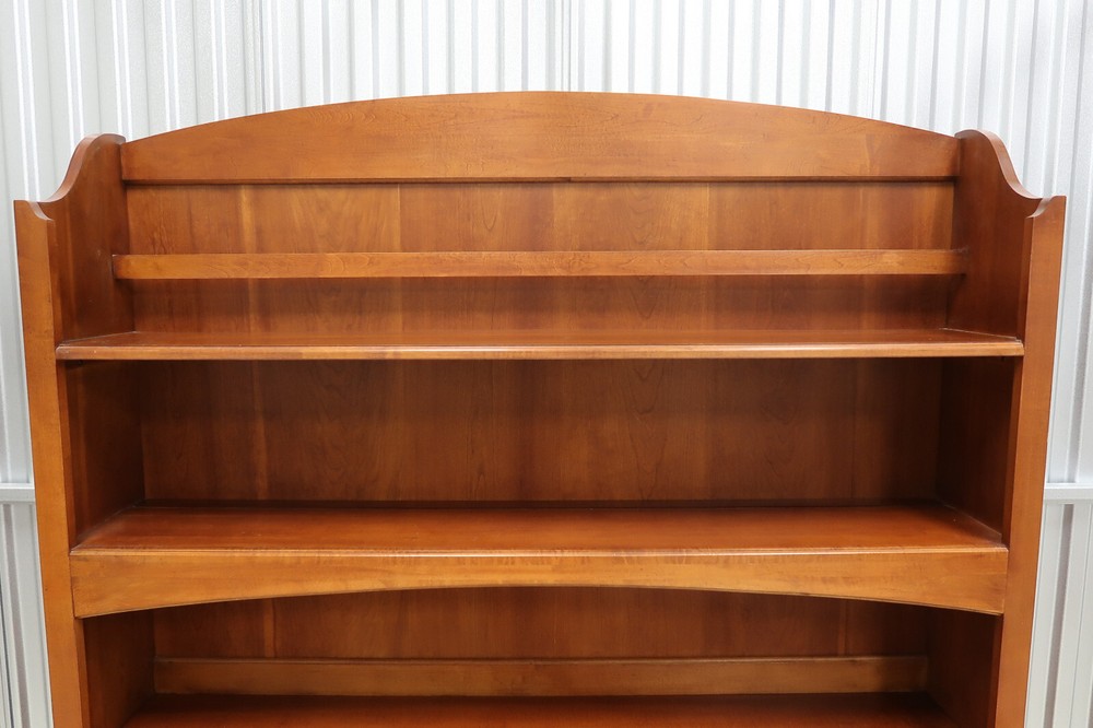 Thomasville '' Impressions'' Cherry Sideboard With Hutch
