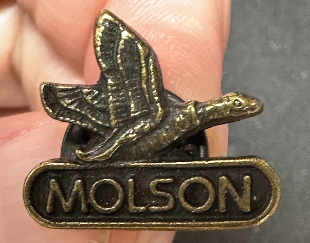 Vintage MOLSON BEER Canada Goose Lapel Pin