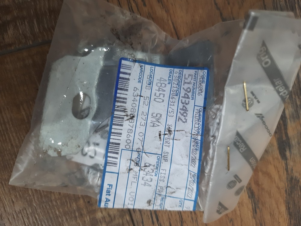 Fiat 500x Left Wing Support 51943492