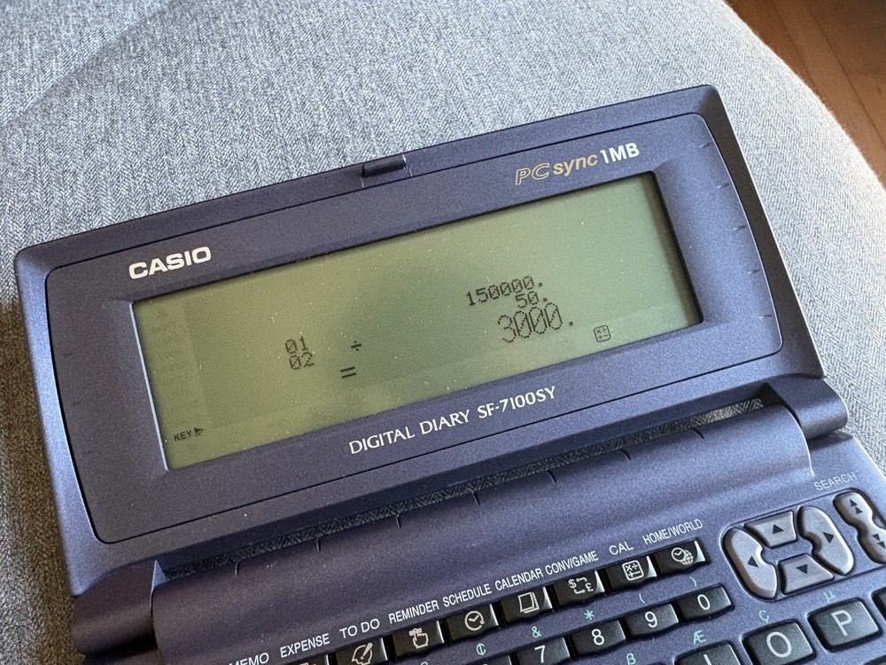 Casio Digital Diary SF-7100SY - 1MB - PC SYNC - W/ Box + Plastic Insert - TESTED