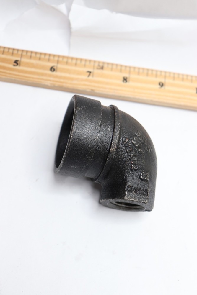 90 Degree Elbow Black 1-1/2" Socket x 1/2" Threaded