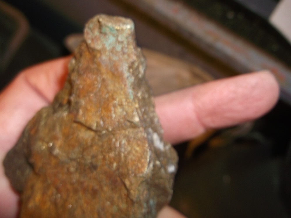 gold silver copper ore, 187 grams samples ,ore high grade .this is not