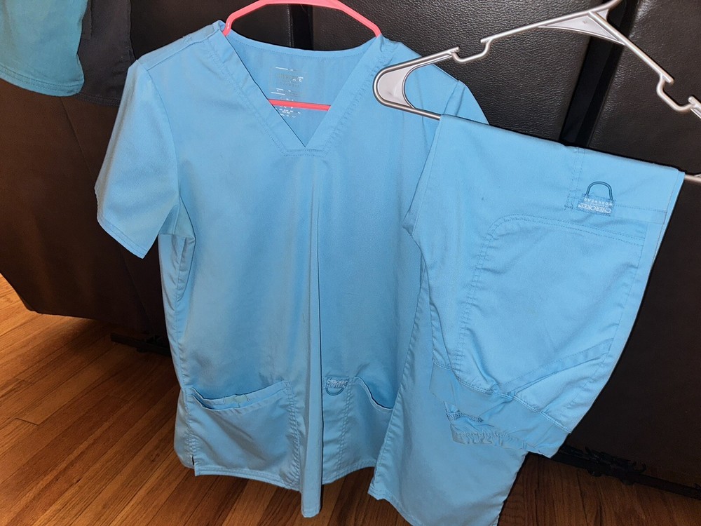 Cherokee Scrubs set size small