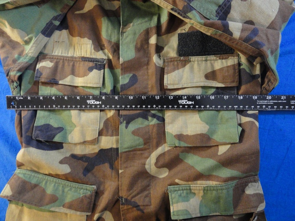 BDU WOODLAND CAMOUFLAGE JACKET W/ CHEST HOOK & LOOP ID SMALL SHORT