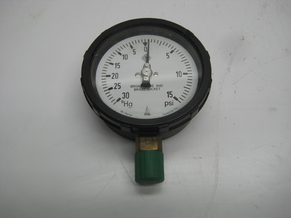 MCDANIEL CONTROLS GAUGE 0-15 PSI NSNP