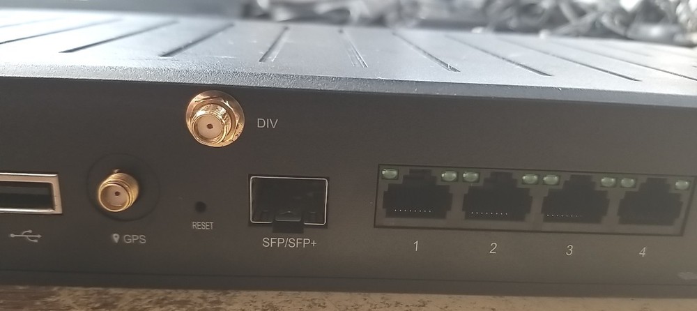 CradlePoint E300-C4D Router. UNIT ONLY! *READ⬇️*