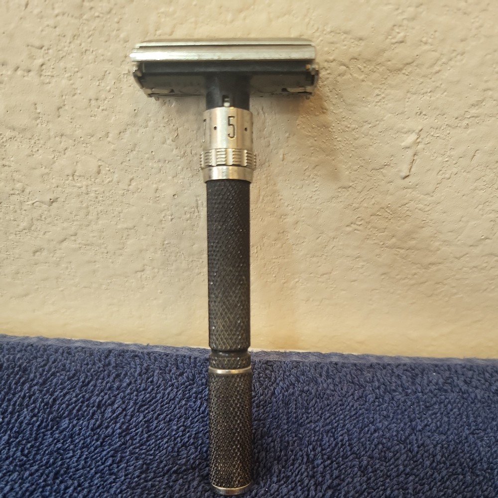 1983 Gillette Super Adjustable TTO Double Edge Safety Razor Date Code D1