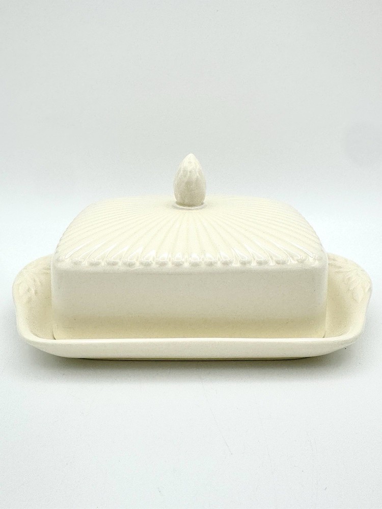 Wedgwood Edme - Rectangular Covered Butter, 7 3/8"