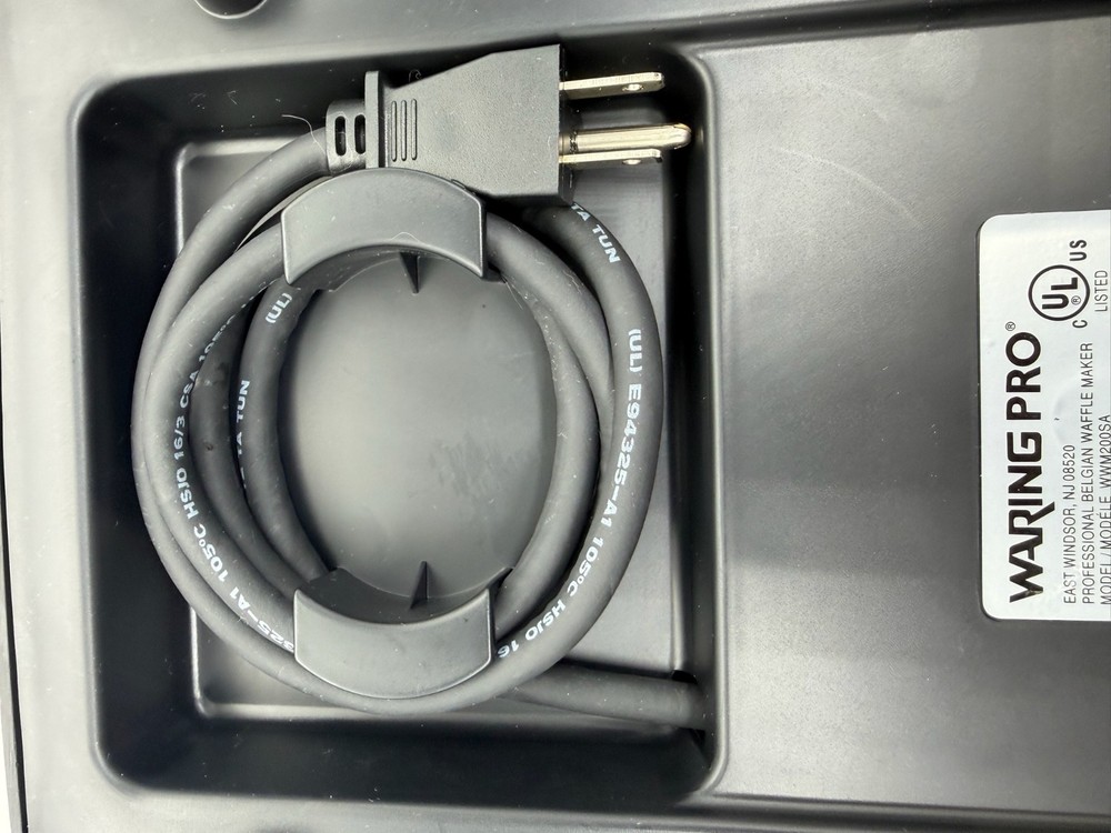 Waring Pro WWM200SA Belgian Waffle Maker - Black