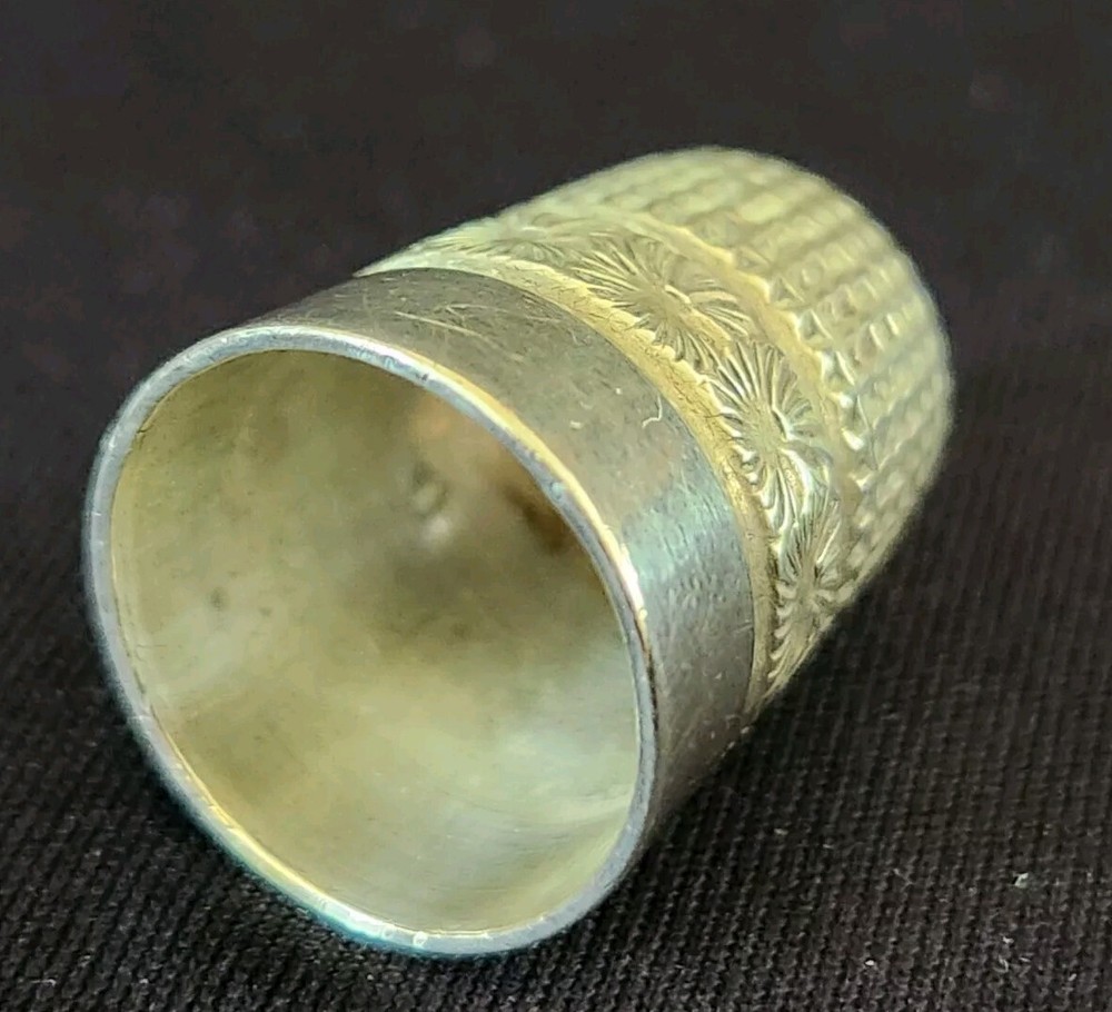 CHARLES HORNER Dorcas THIMBLE CH8 Silver Waffle Daisy band c1900