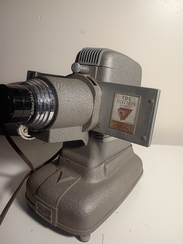 TDC Selectron Model D Slide Projector. Vintage. In great shape. no case