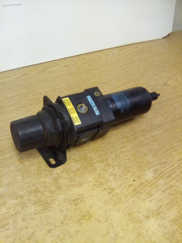 Wilkerson B28-03-FL00 Filter Regulator W/Mount