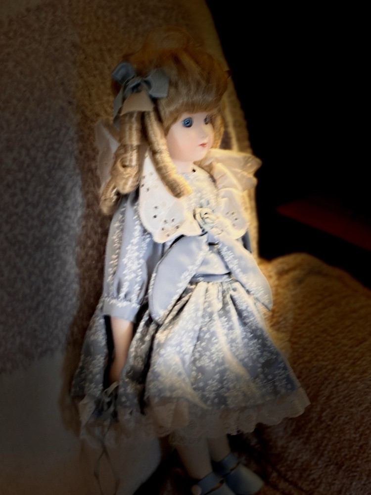 ACTIVE HAUNTED DOLL SPIRIT SYNTHIA