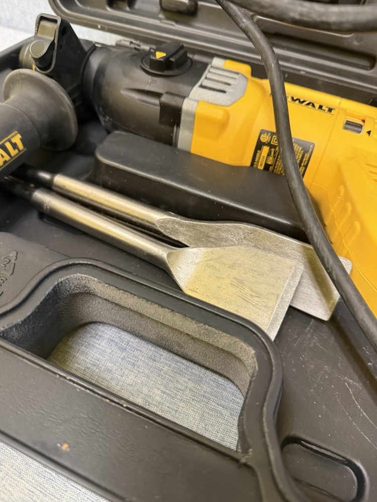 DEWALT D-Handle SDS Hammer Kit - D25263 W/ Case