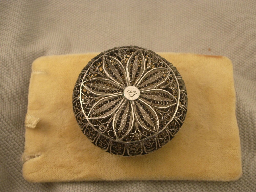 ANTIQUE SILVER FILIGREE BOX