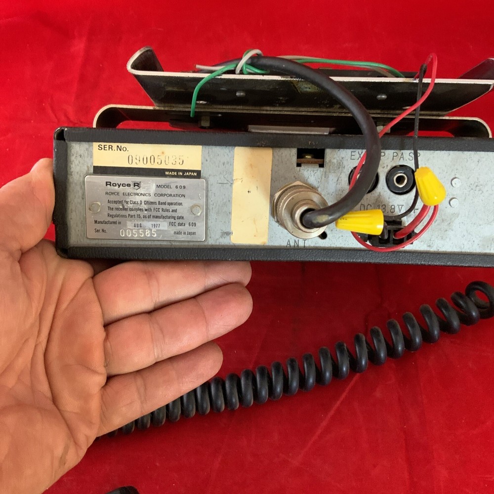 Royce CB 609 - 40 Channel Base Transceiver & Mic With Bracket Power? Untested