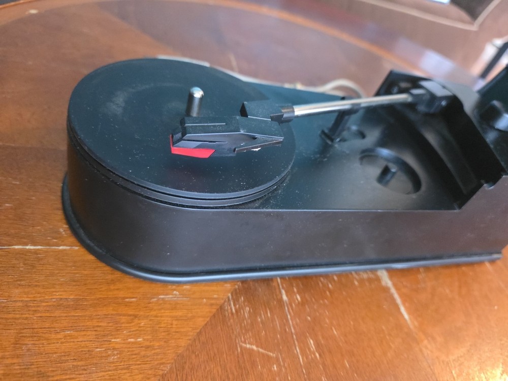 Sylvania Portable Turntable With USB Encoding Battery Powered - Tested