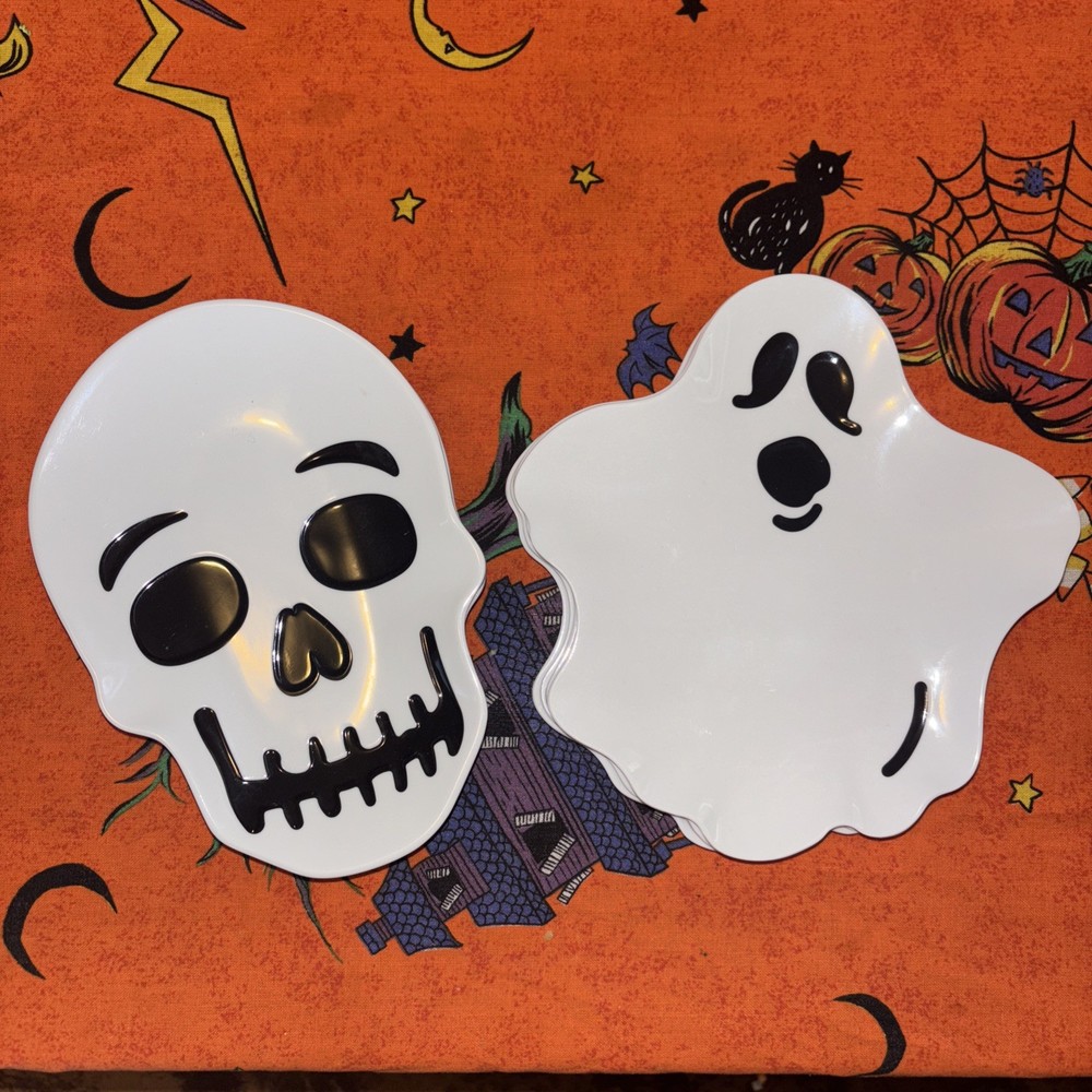 8 Halloween Skulls and Ghosts Appetizer Plates NEW plastic Figural