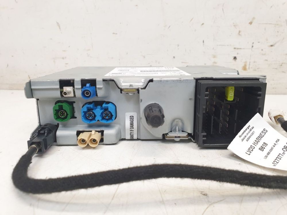 Radio/Navigation System Combination This radio requires a CODE, CODE