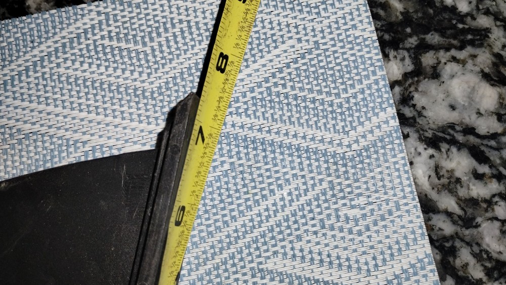 9 inch Black Paddle Board/Surf Fin in EXCELLENT CONDITION