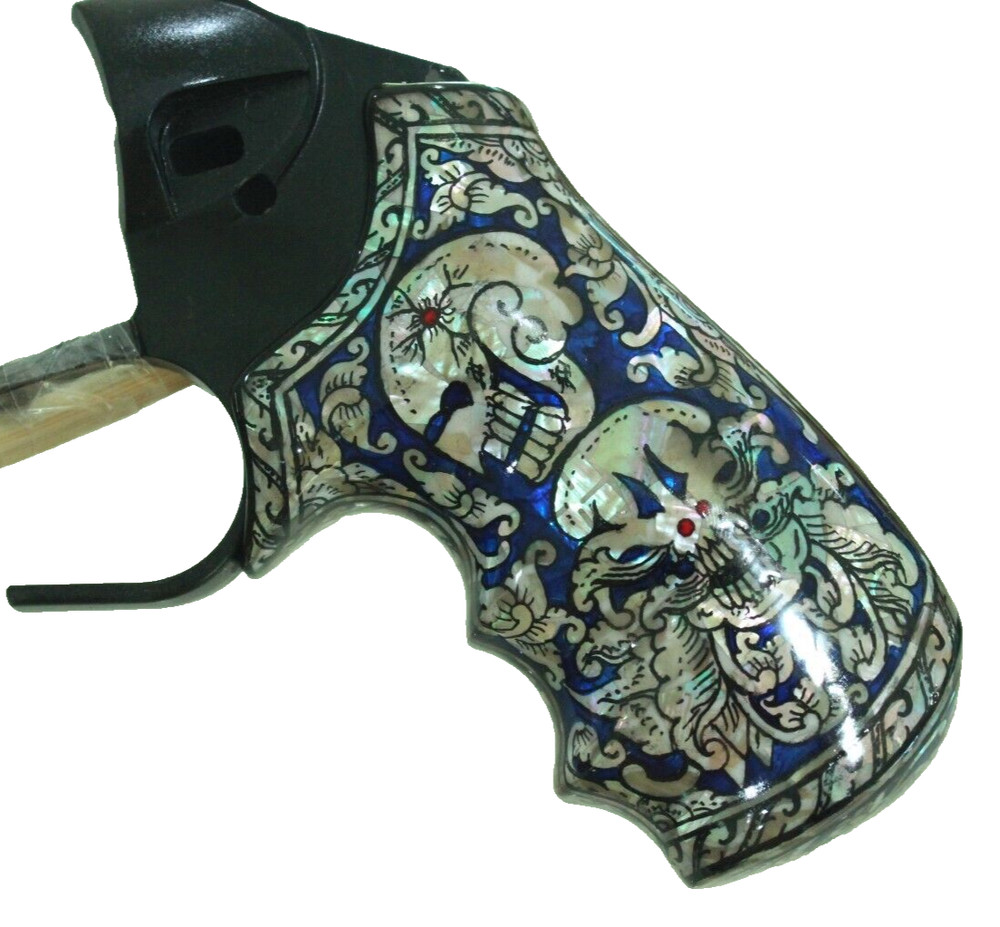 GRIPS TAURUS JUDGE PUBLIC DEFENDER POLY ( POLYMER FRAME ONLY ) PEARL SKULL BLUE