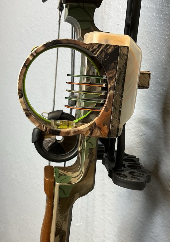 Mathews SoloCam Compound Bow LH Package Feather-Max Grip Hunting Bow