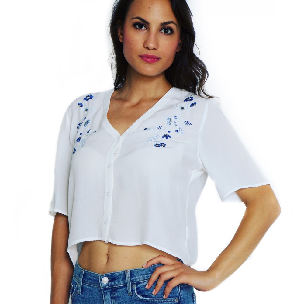 Modern Short-Sleeve Blouse – Chic & Versatile