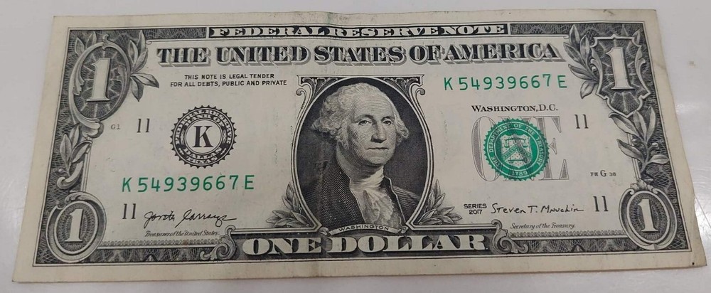 $1 Bill Misaligned One Digit Serial Number *7* STUCK DIGIT Minor ERROR Misprint