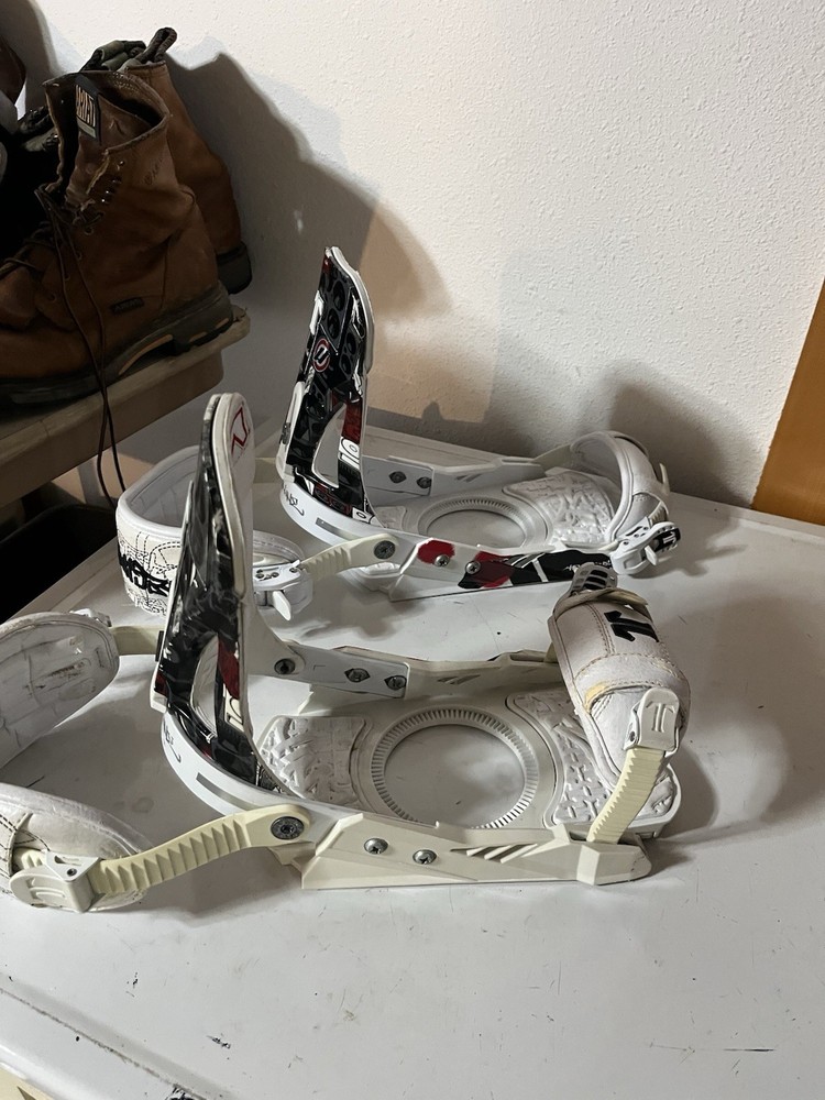 Snowboard Binding Medium