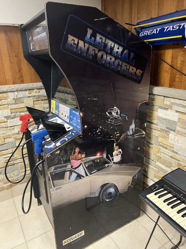 LETHAL ENFORCERS ARCADE MACHINE by KONAMI TURNS ON WORKS