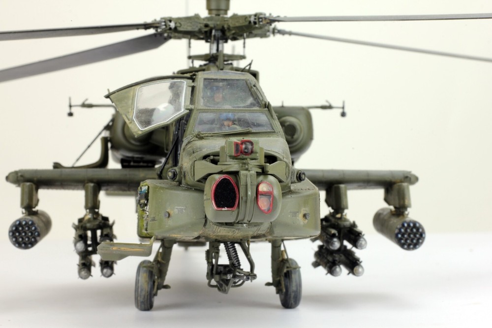 ProBuilt 1:35 AH-64D Apache Longbow Helicopter /w 2 Pilots (PreOrder)