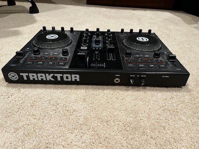 Native Instruments Traktor Kontrol S2 MK1