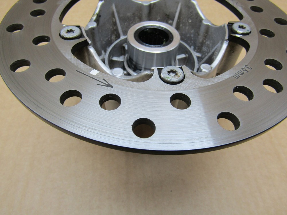 Piaggio 1 2022 front hub (13479)