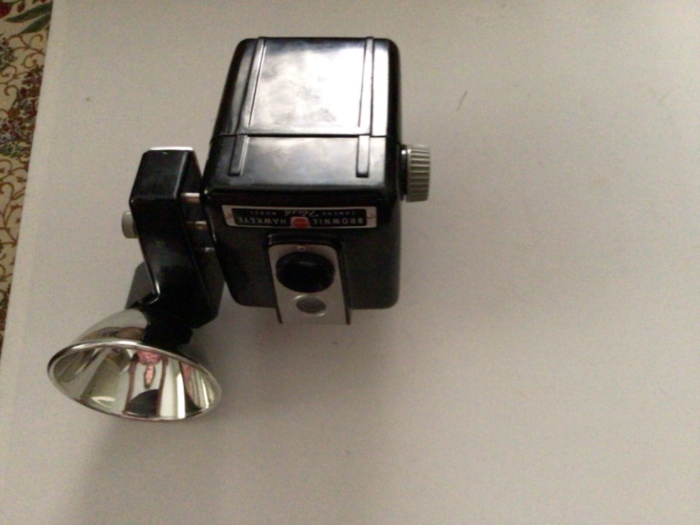 Brownie kodak Hawkeye camera flash kodalite midget flashholder