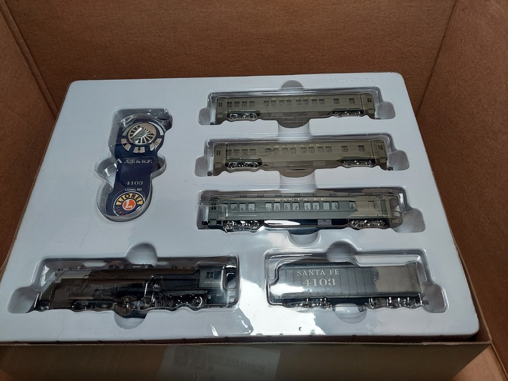 Lionel Sante Fe Cajon Flyer HO Train Set