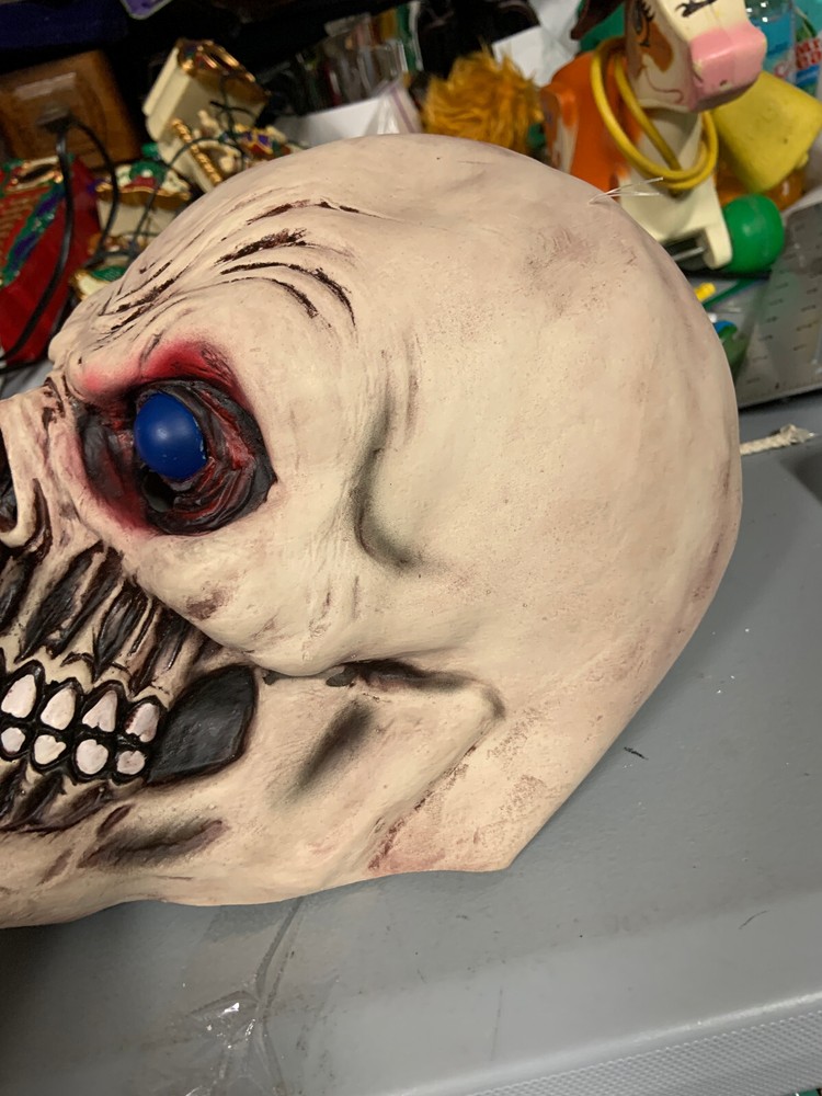 Halloween Skull mask with Light up Eyes