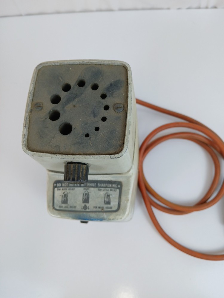 VINTAGE Black & Decker, No 7980, Drill Bit Sharpener