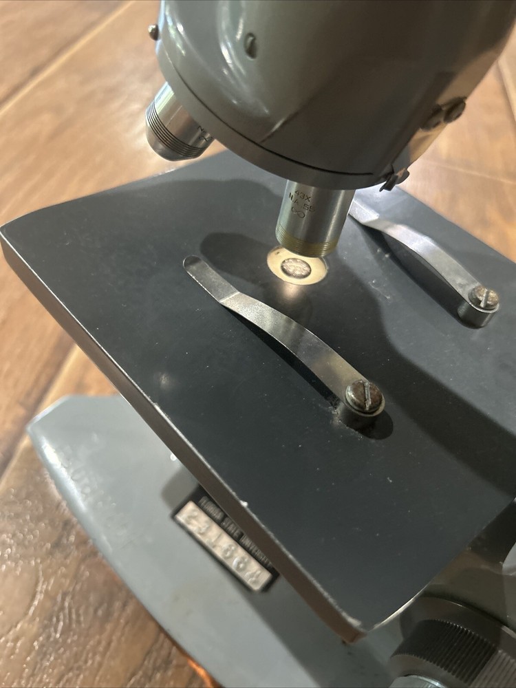 AMERICAN OPTICAL CORP SIXTY 3 Objective Laboratory BULB Microscope WORKING